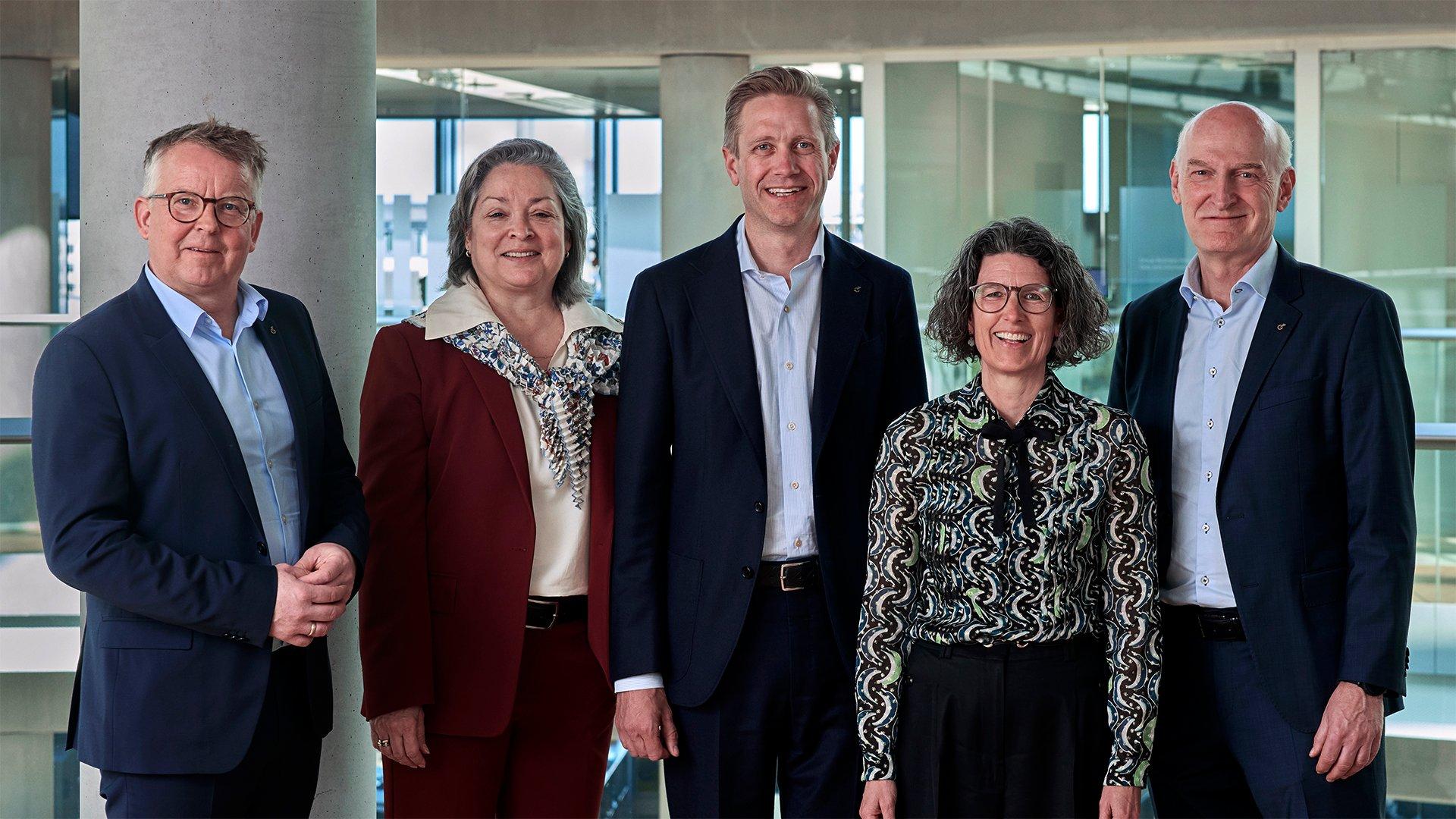 Koncerndirektionen. Fra venstre: Michael Simmelsgaard, Eva Kienle, Christian Jensby, Lone Tvis, Peter Heymann Andersen